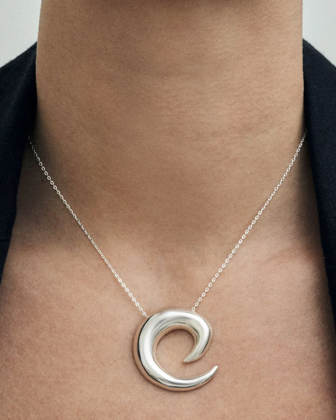 Blue Billie Mini Saturn Necklace Silver