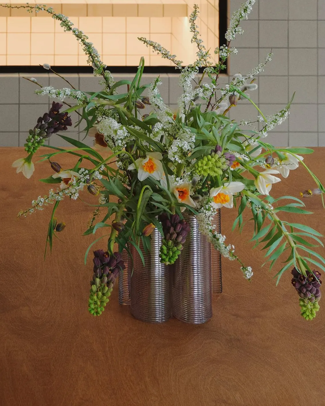 Crème Atelier Éclair Vase Glaze