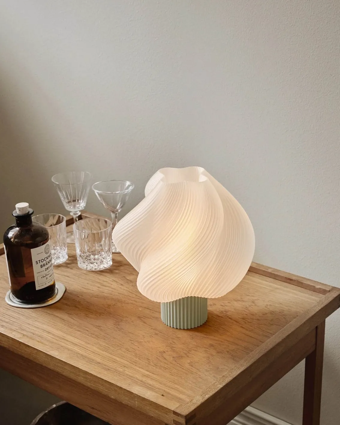 Crème Atelier Soft Serve Table Lamp Regular Matcha