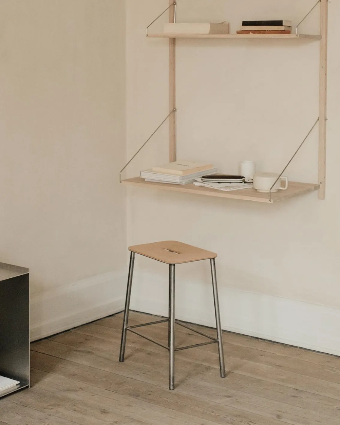 Frama Adam Stool Natural Leather/raw steel
