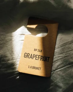 L:a Bruket 248 Fragrance Tag Grapefruit