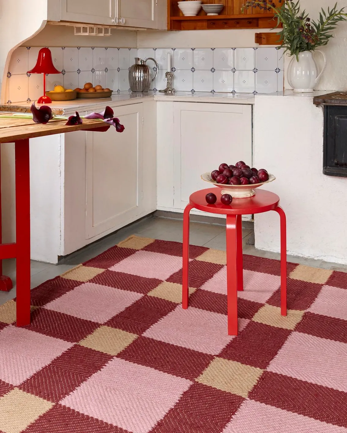 Layered Evelina Kroon Plum Punch Jute Rug