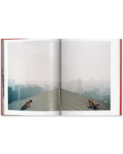 Ren Hang
