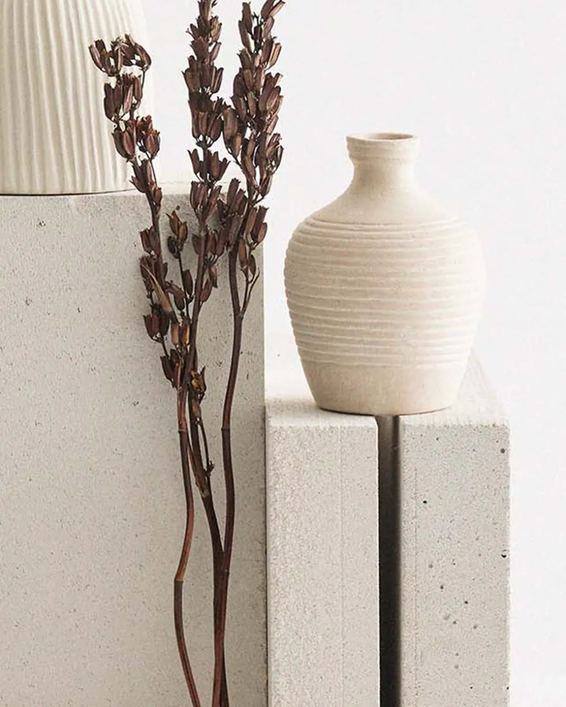 Tell me More Veneto Urn Sand