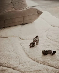Tinted Kullin Wool Rug Off White
