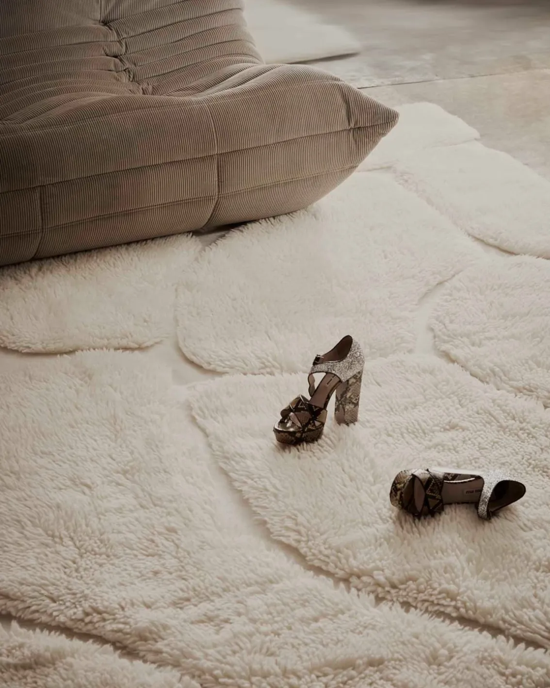 Tinted Kullin Wool Rug Off White